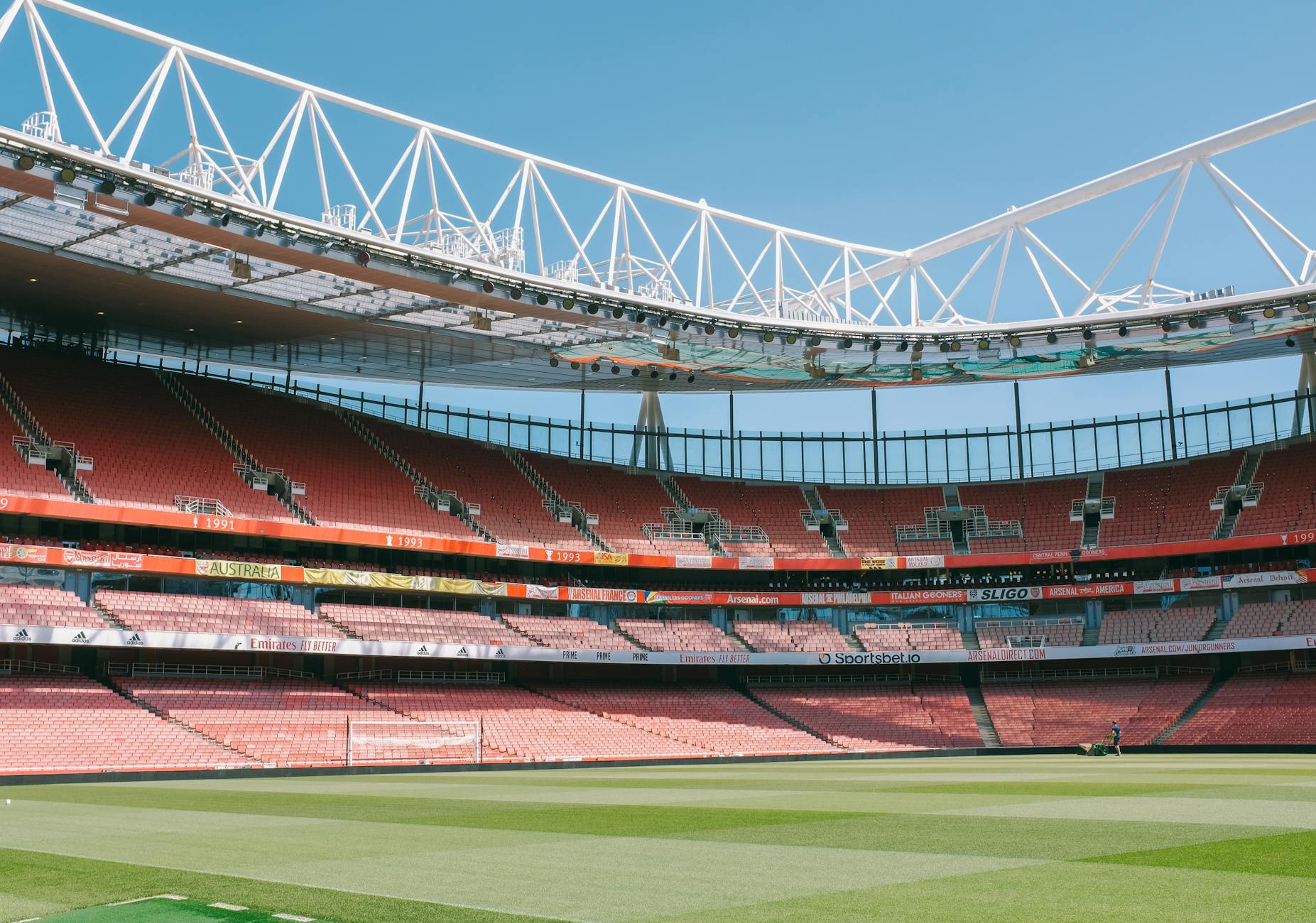 IPTV with UK Football: Watch Premier League, EFL, Scottish Prem in 2026