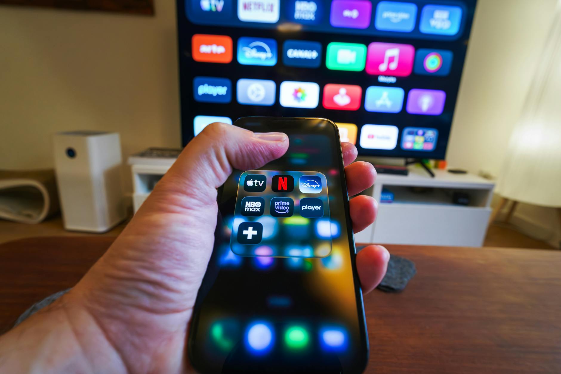 Kodi IPTV UK Review – Best Addons & Builds 2026 — UK IPTV guide illustration